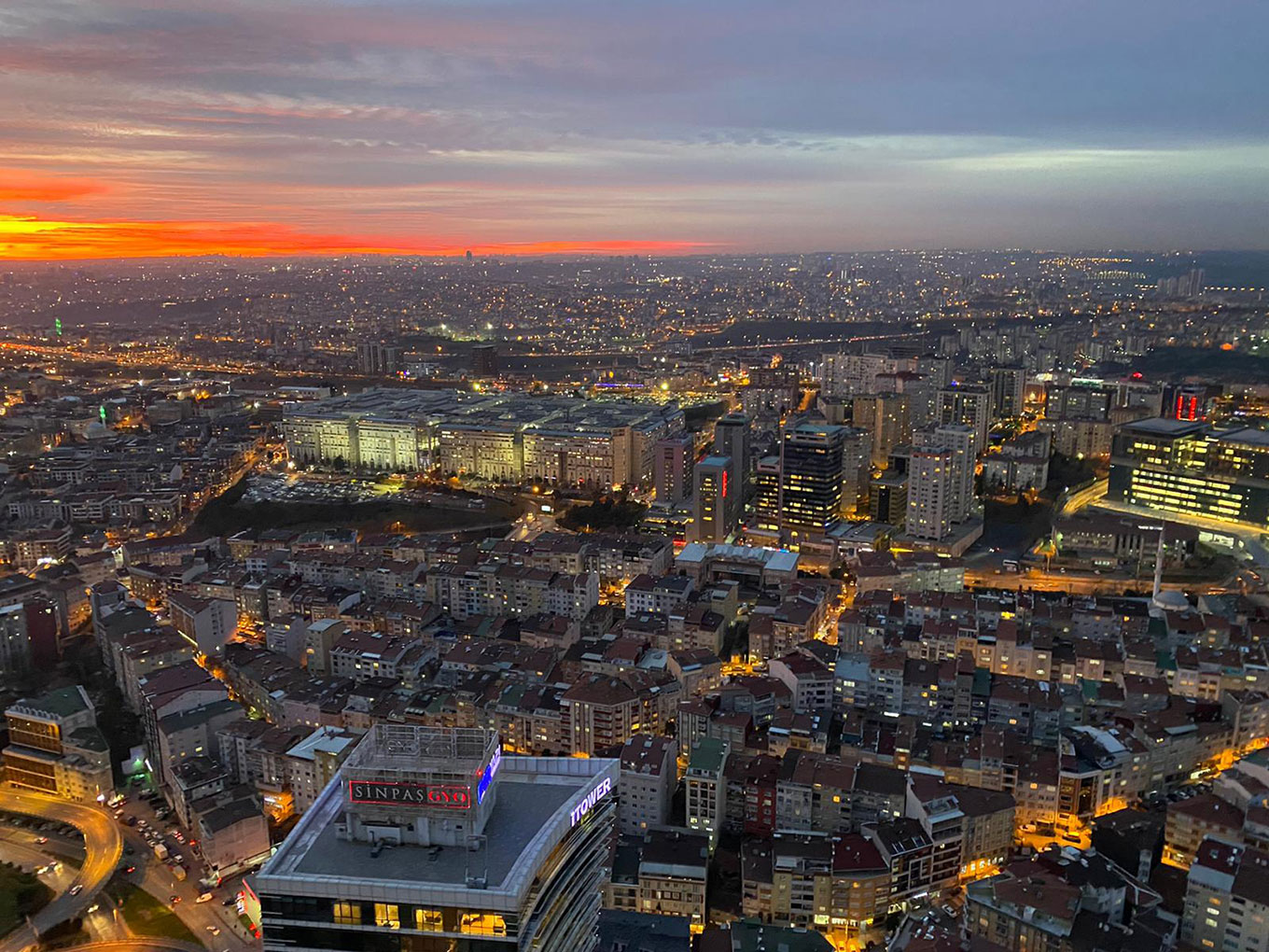 2-bedroom-apartments-for-sale-in-rotana-bomonti-sisli-istanbul-suitable-for-turkish-citizenship